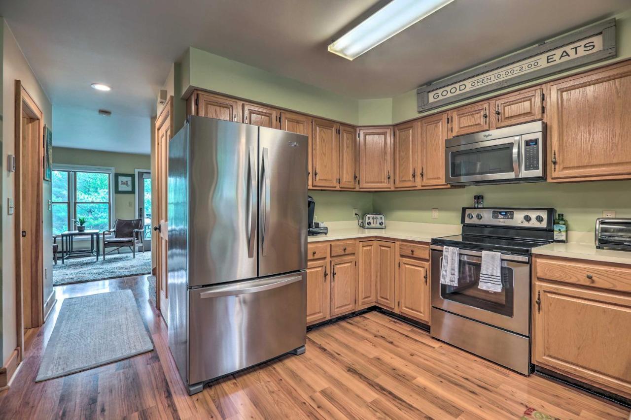 Lake Placid Gem With Patio And Views Less Than 1 Mi To Beach! מראה חיצוני תמונה